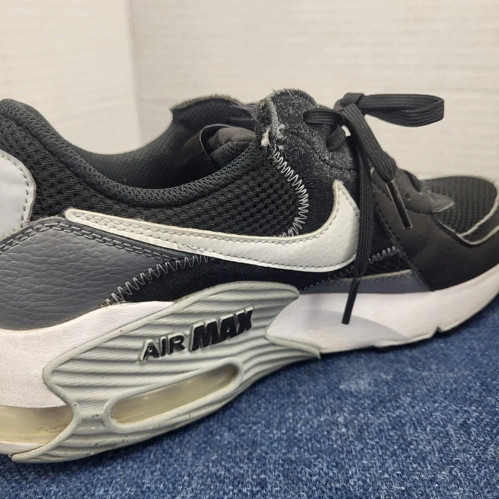 Nike Air Max Excee Mens 7.5 Black White Wolf Grey Sneakers Athletic Activewear